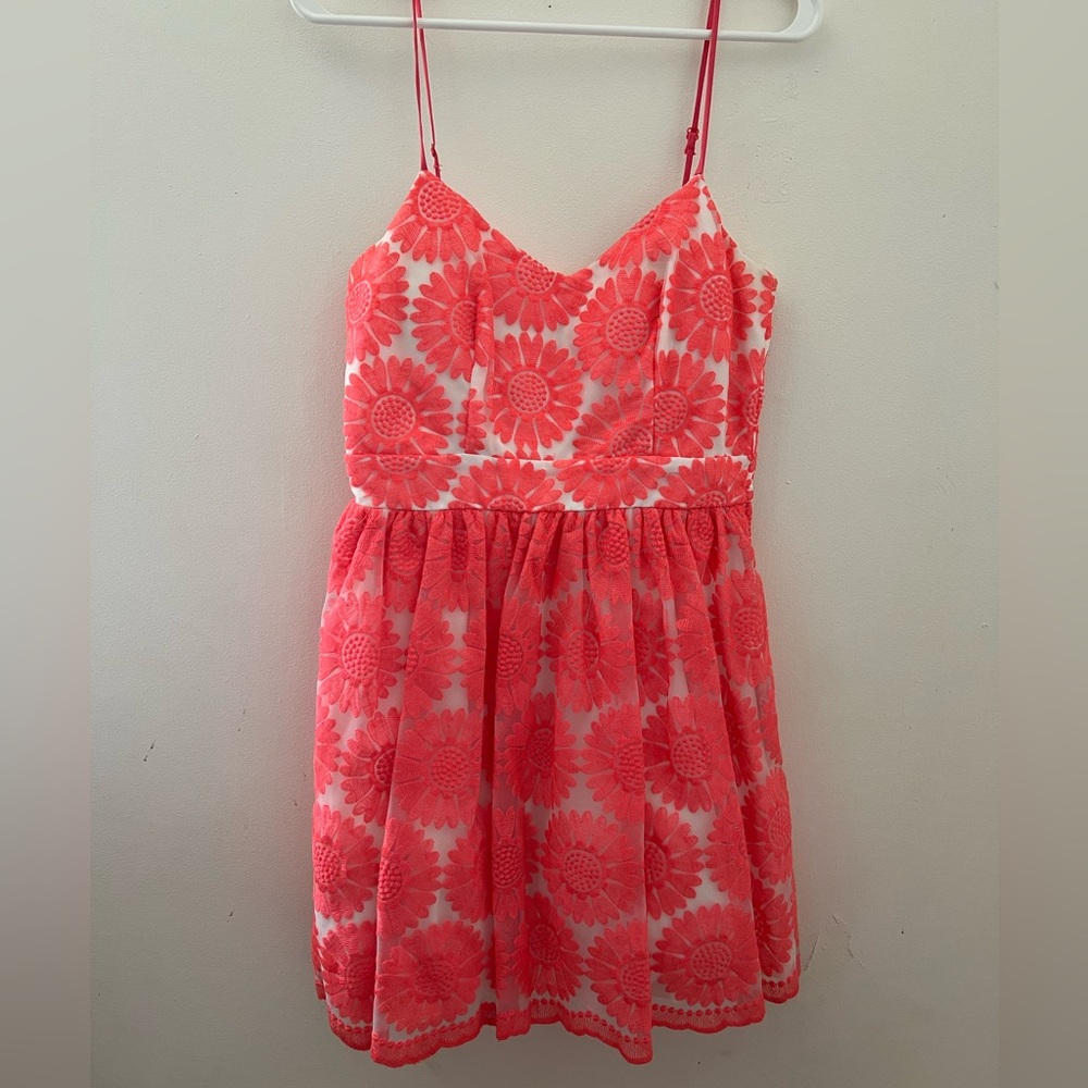 Adorable white/coral party dress, Women’s size S. Brand: B Darlin